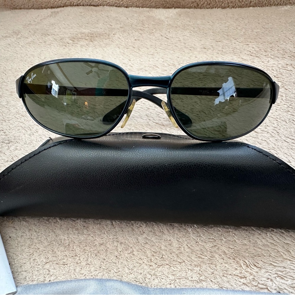 Ray-Ban classic metallic blue metal frame sunglasses w/plastic lenses and case